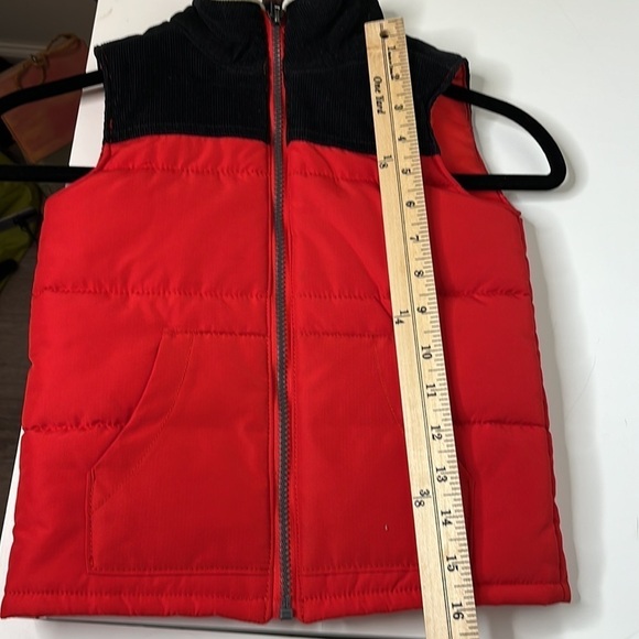 CARTER boys vest, size 4, red/black color, good condition - Picture 5 of 5